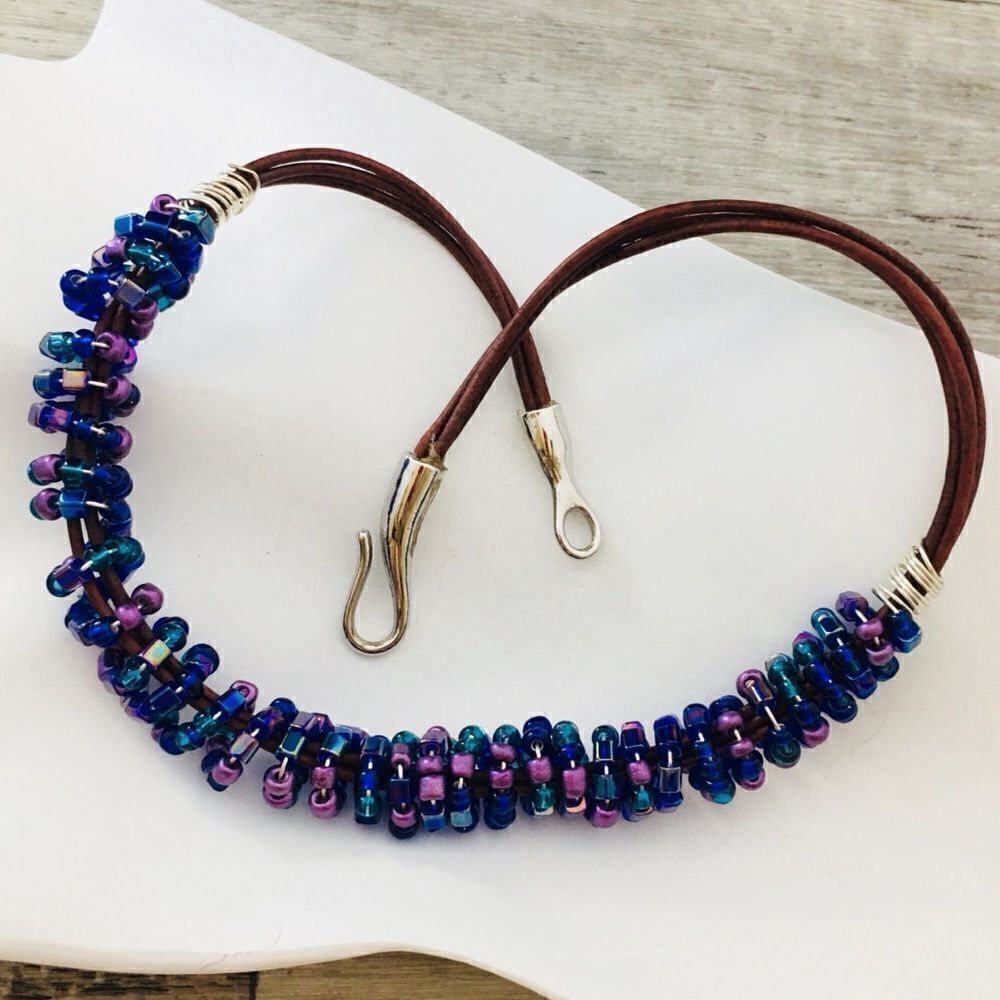 Stunning Vintage Beaded Boho Blue leather fish hook Chocker 4502 - Picture 1 of 5